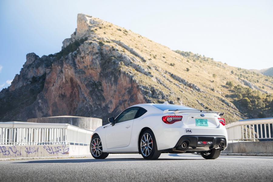  Subaru BRZ Performance Package 2016 года  (NA) (фото 5 из 13)